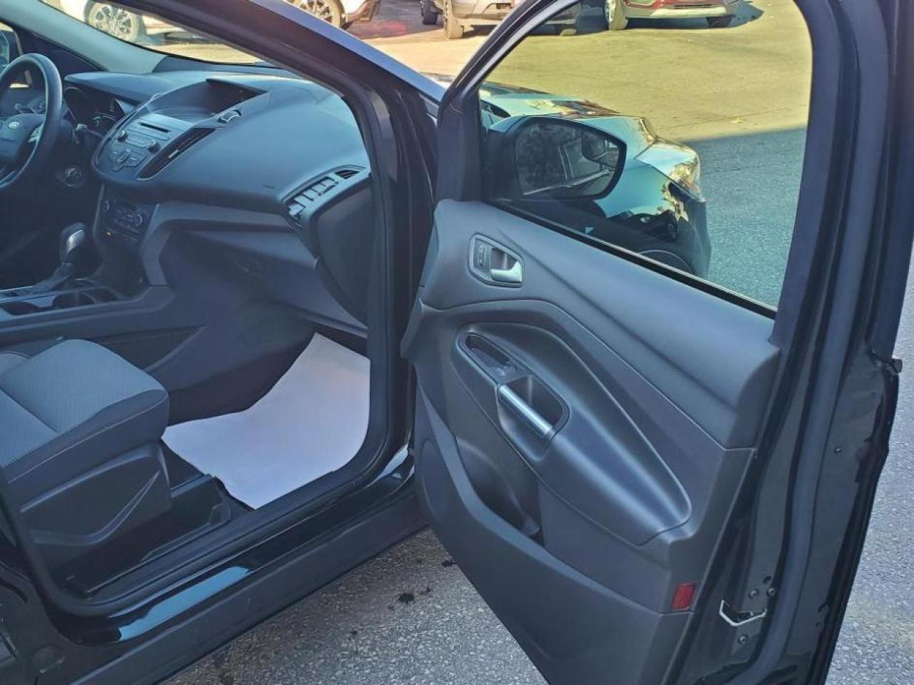 2018 Ford Escape SE 4WD-"NO TAX SALE-MAX $2000-LTD TIME ONLY" - Photo #10