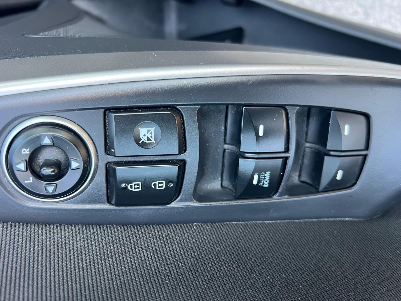 2013 Hyundai Elantra GT GLS - Photo #12