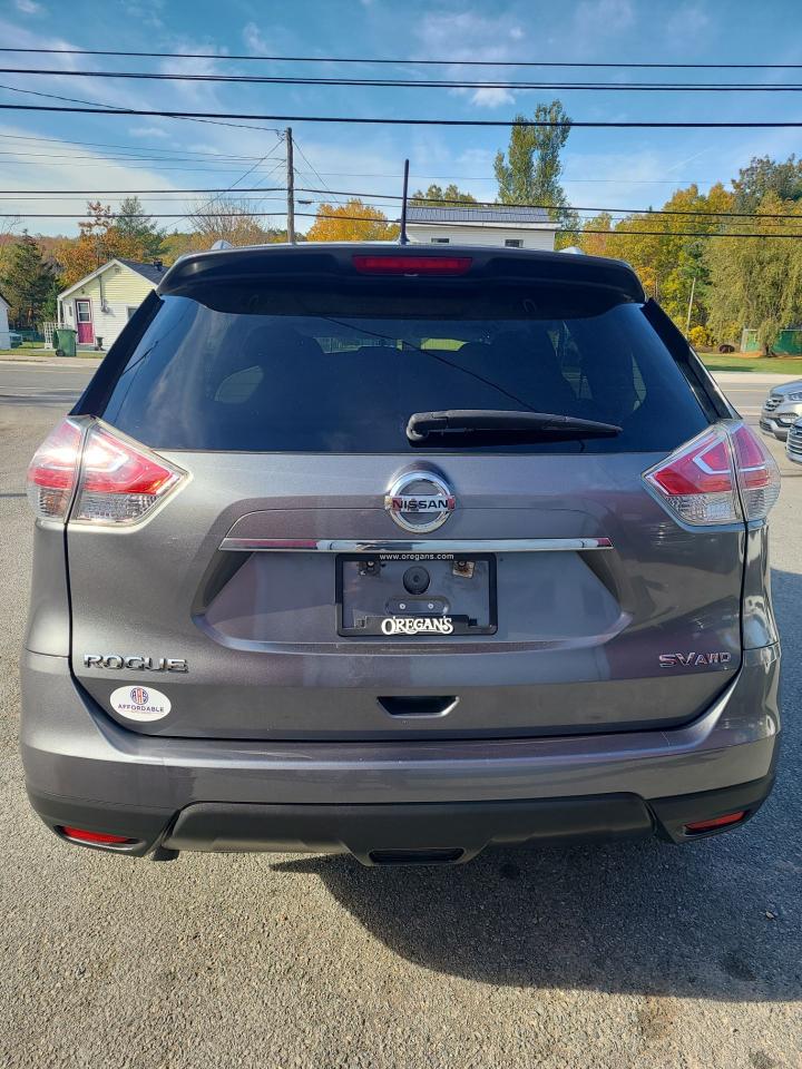 2016 Nissan Rogue SV - Photo #4