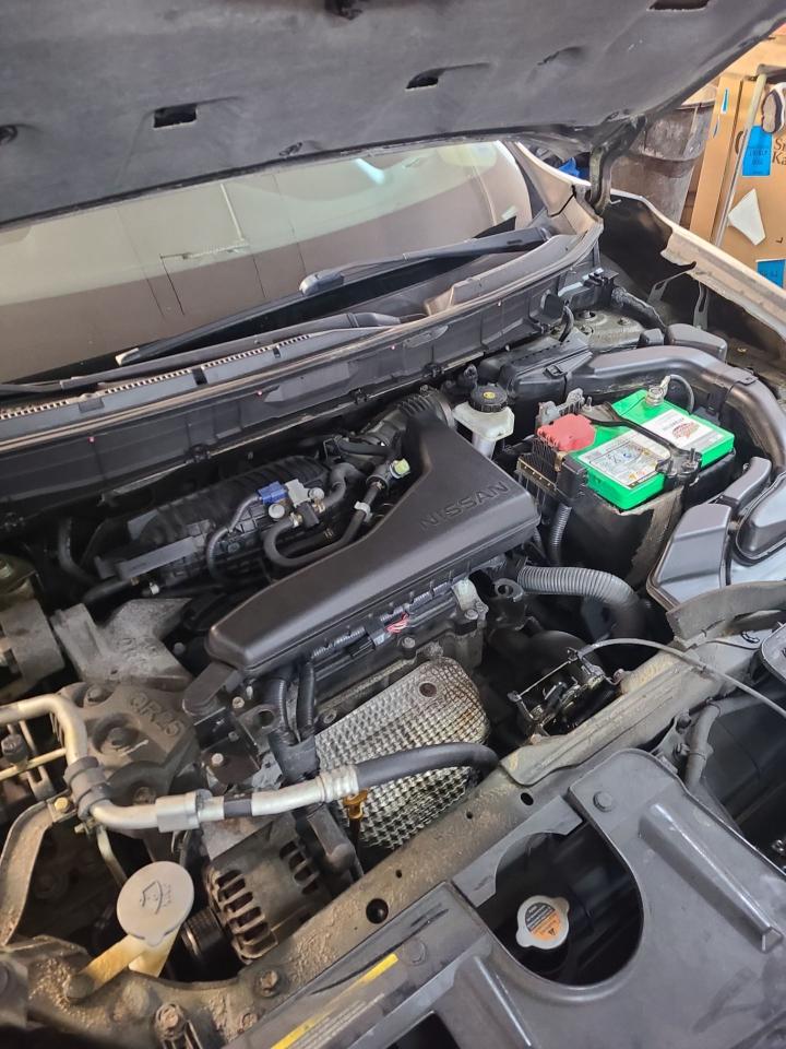 2016 Nissan Rogue SV - Photo #8