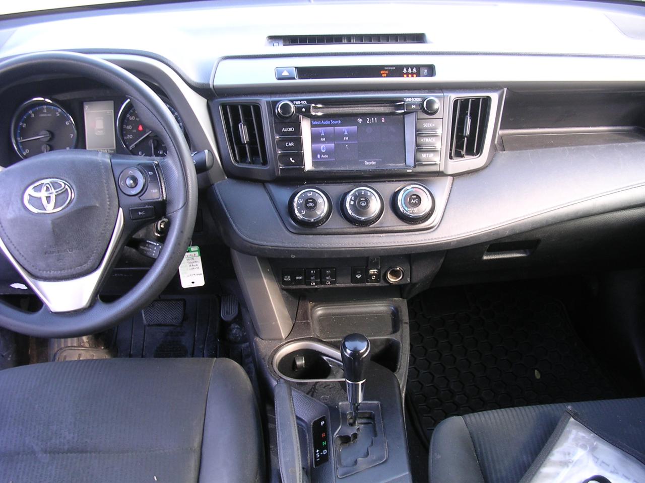 2018 Toyota RAV4 AWD LE - Photo #8