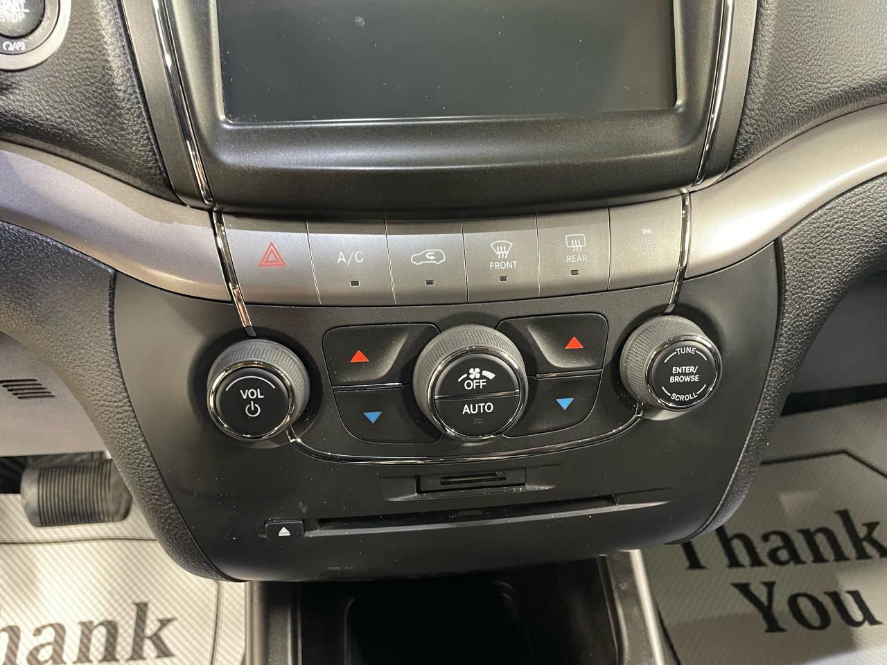 2017 Dodge Journey Crossroad | CLEAN CARFAX | LEATHER | DUAL CLIMATE Photo