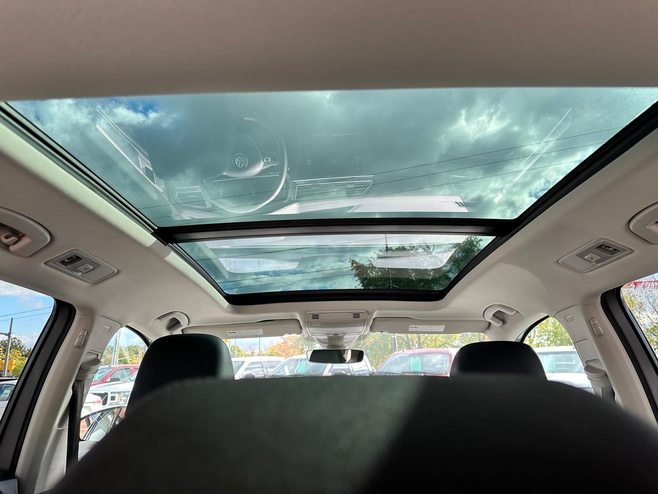 2020 Volkswagen Tiguan Highline-AWD HTD LTHR PanoRoof CarPlay Parking-Cam Photo