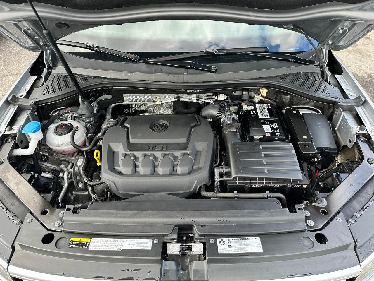 2020 Volkswagen Tiguan Highline-AWD HTD LTHR PanoRoof CarPlay Parking-Cam Photo