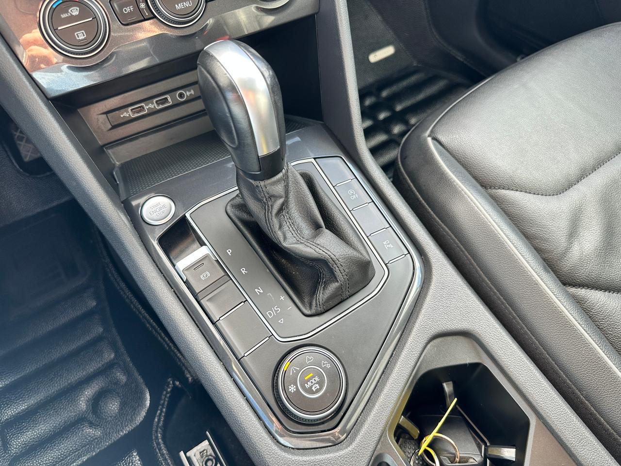 2020 Volkswagen Tiguan Highline-AWD HTD LTHR PanoRoof CarPlay Parking-Cam Photo