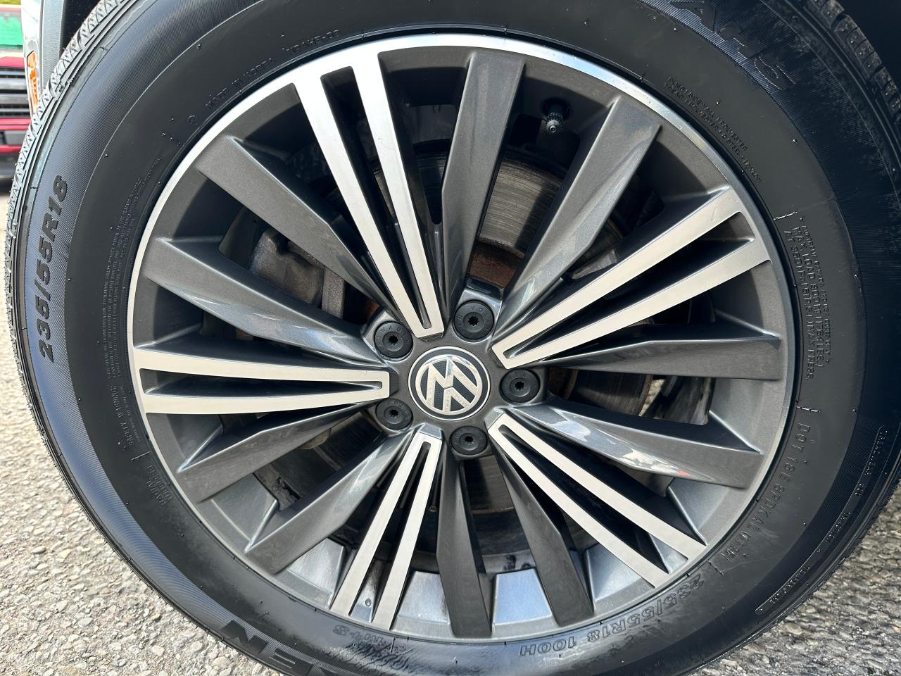 2020 Volkswagen Tiguan Highline-AWD HTD LTHR PanoRoof CarPlay Parking-Cam Photo