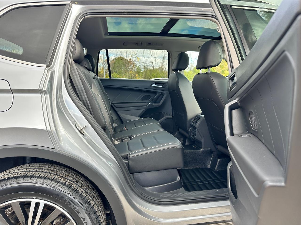 2020 Volkswagen Tiguan Highline-AWD HTD LTHR PanoRoof CarPlay Parking-Cam Photo