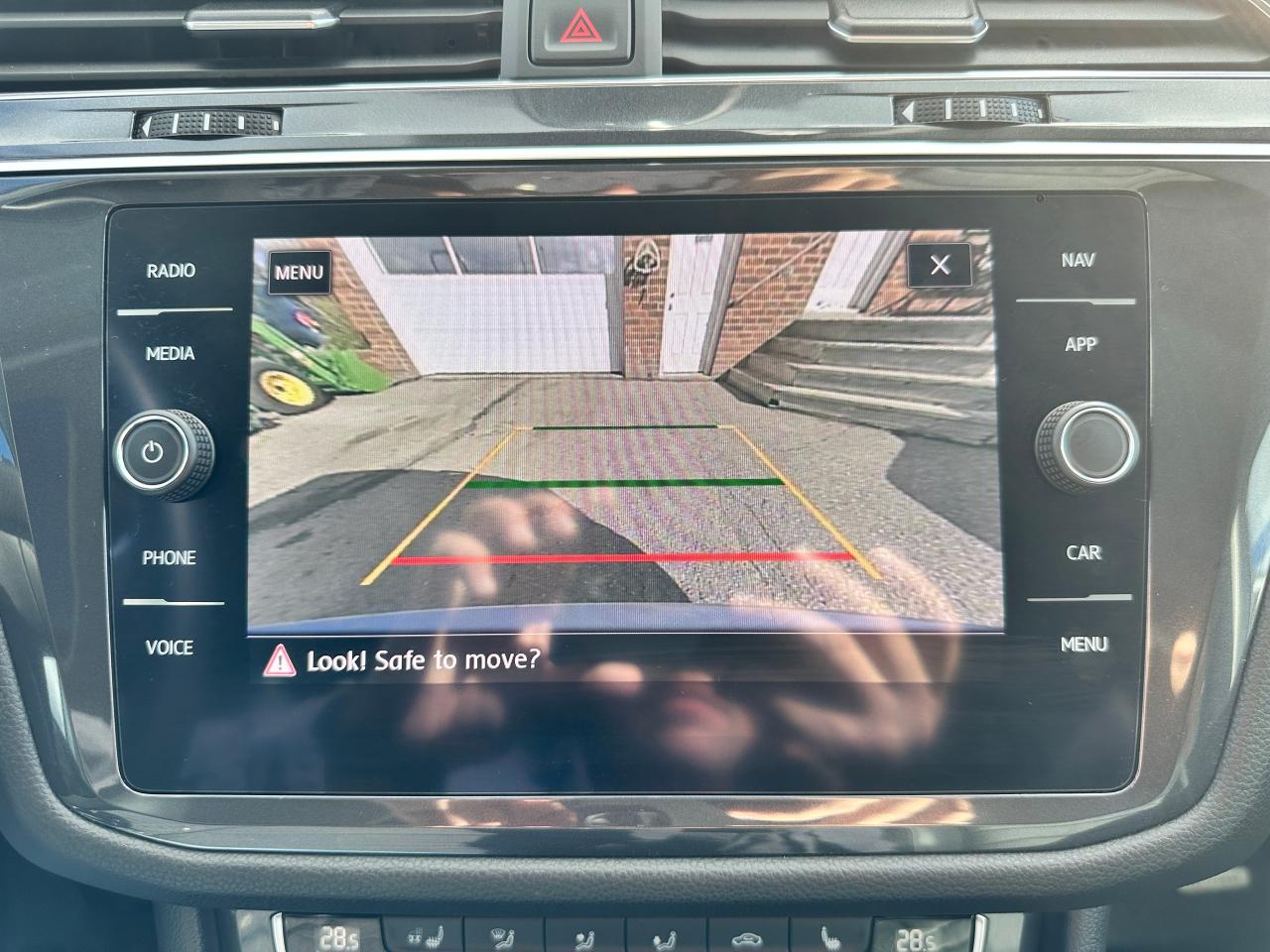 2020 Volkswagen Tiguan Highline-AWD HTD LTHR PanoRoof CarPlay Parking-Cam Photo