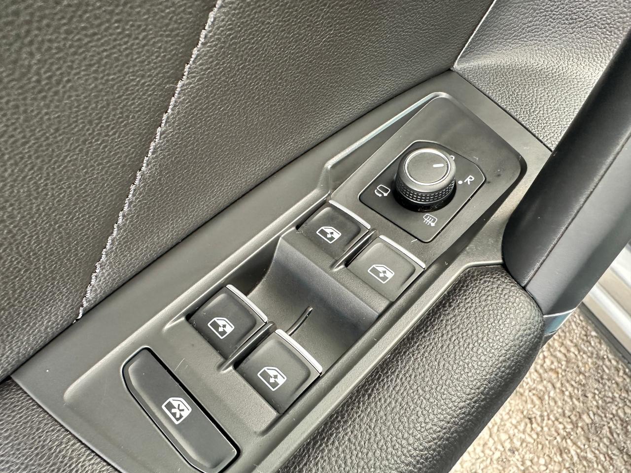 2020 Volkswagen Tiguan Highline-AWD HTD LTHR PanoRoof CarPlay Parking-Cam Photo