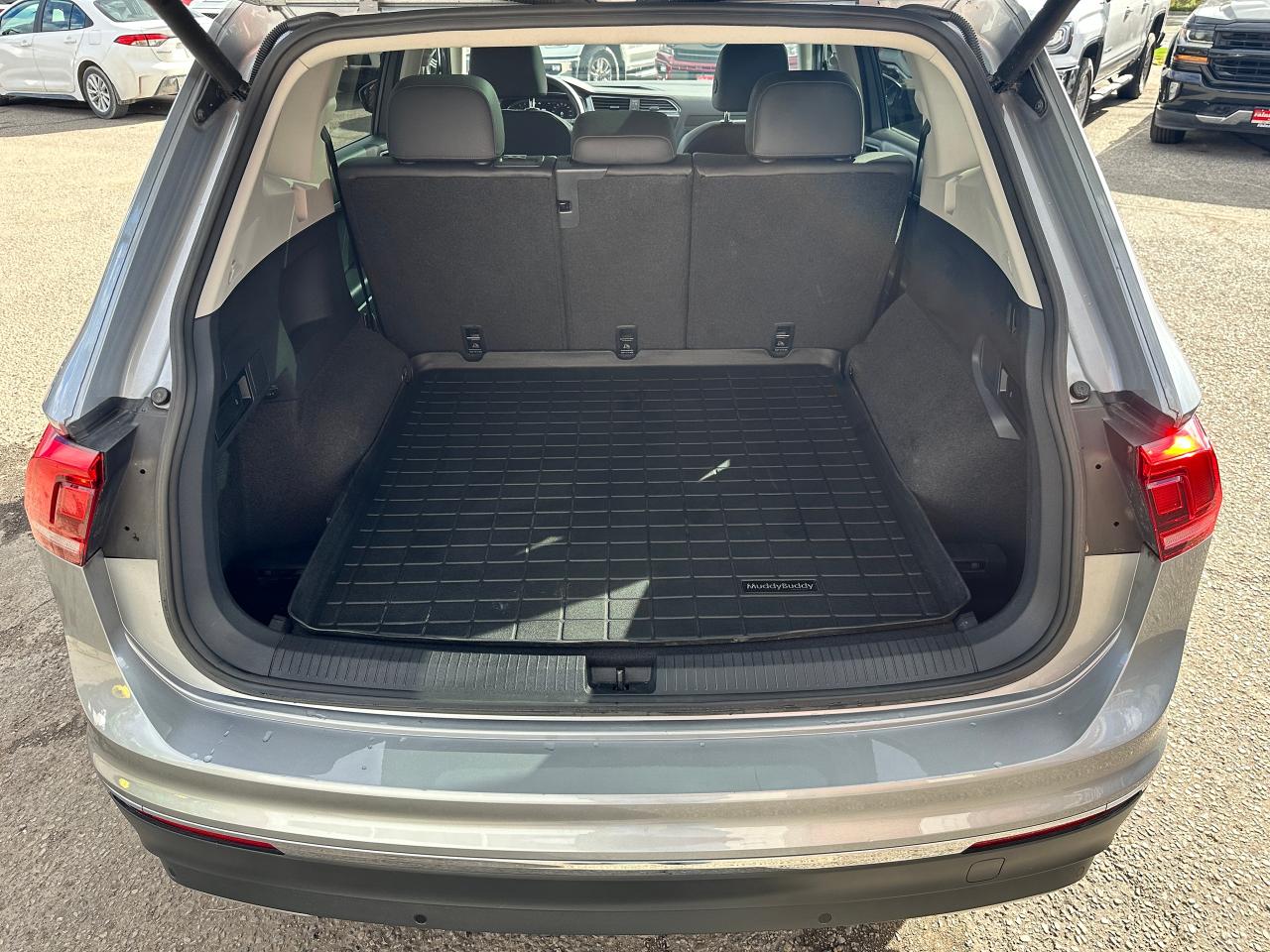 2020 Volkswagen Tiguan Highline-AWD HTD LTHR PanoRoof CarPlay Parking-Cam Photo