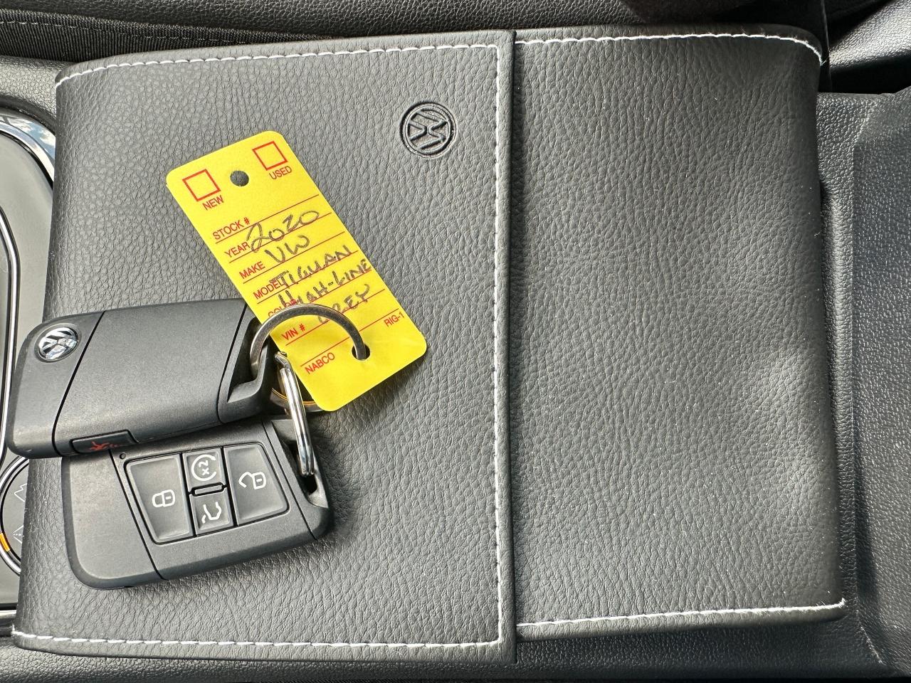 2020 Volkswagen Tiguan Highline-AWD HTD LTHR PanoRoof CarPlay Parking-Cam Photo