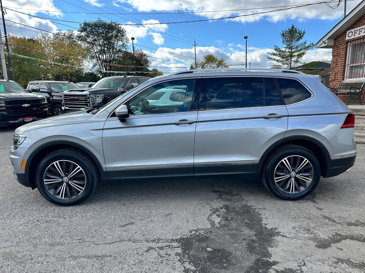 2020 Volkswagen Tiguan Highline-AWD HTD LTHR PanoRoof CarPlay Parking-Cam Photo