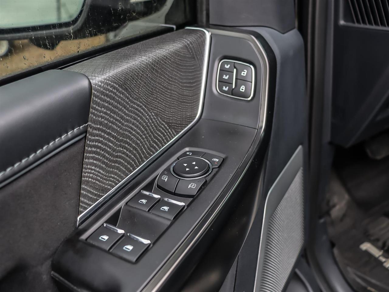 2022 Ford F-150 Platinum Photo