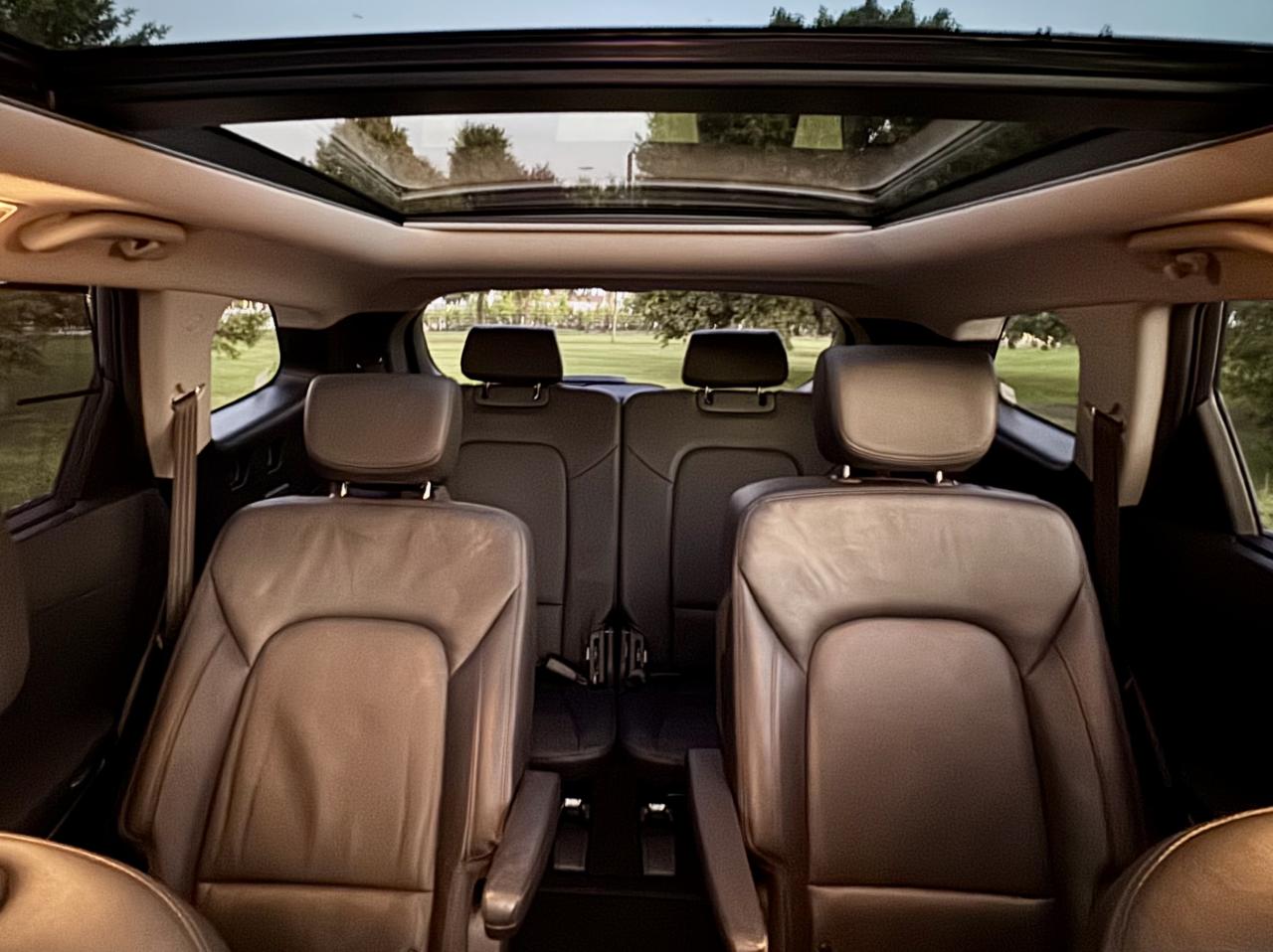 2016 Hyundai Santa Fe XL Luxury Photo3