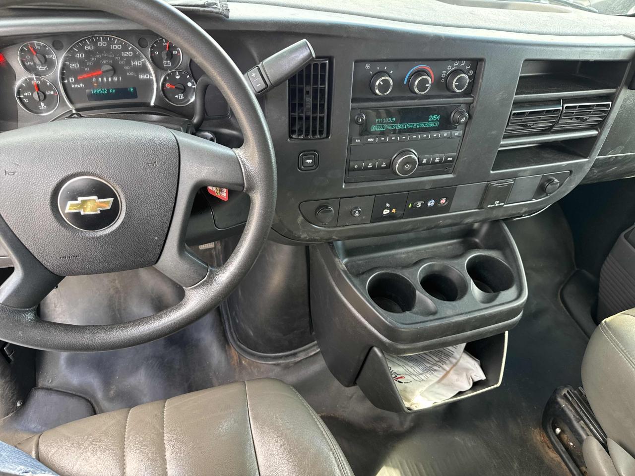 2019 Chevrolet Express Cargo Van RWD 2500 155" - Photo #8