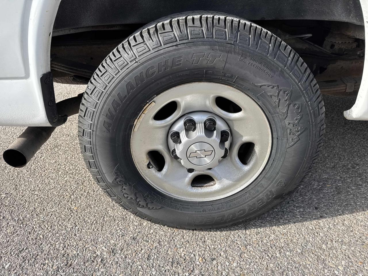 2019 Chevrolet Express Cargo Van RWD 2500 155" - Photo #7