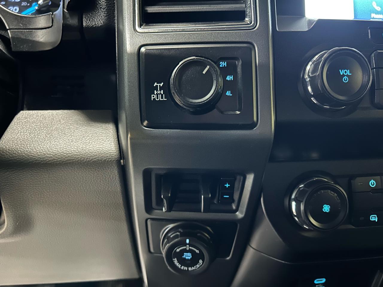 2020 Ford SUPER DUTY F-350 SRW XLT - Photo #12