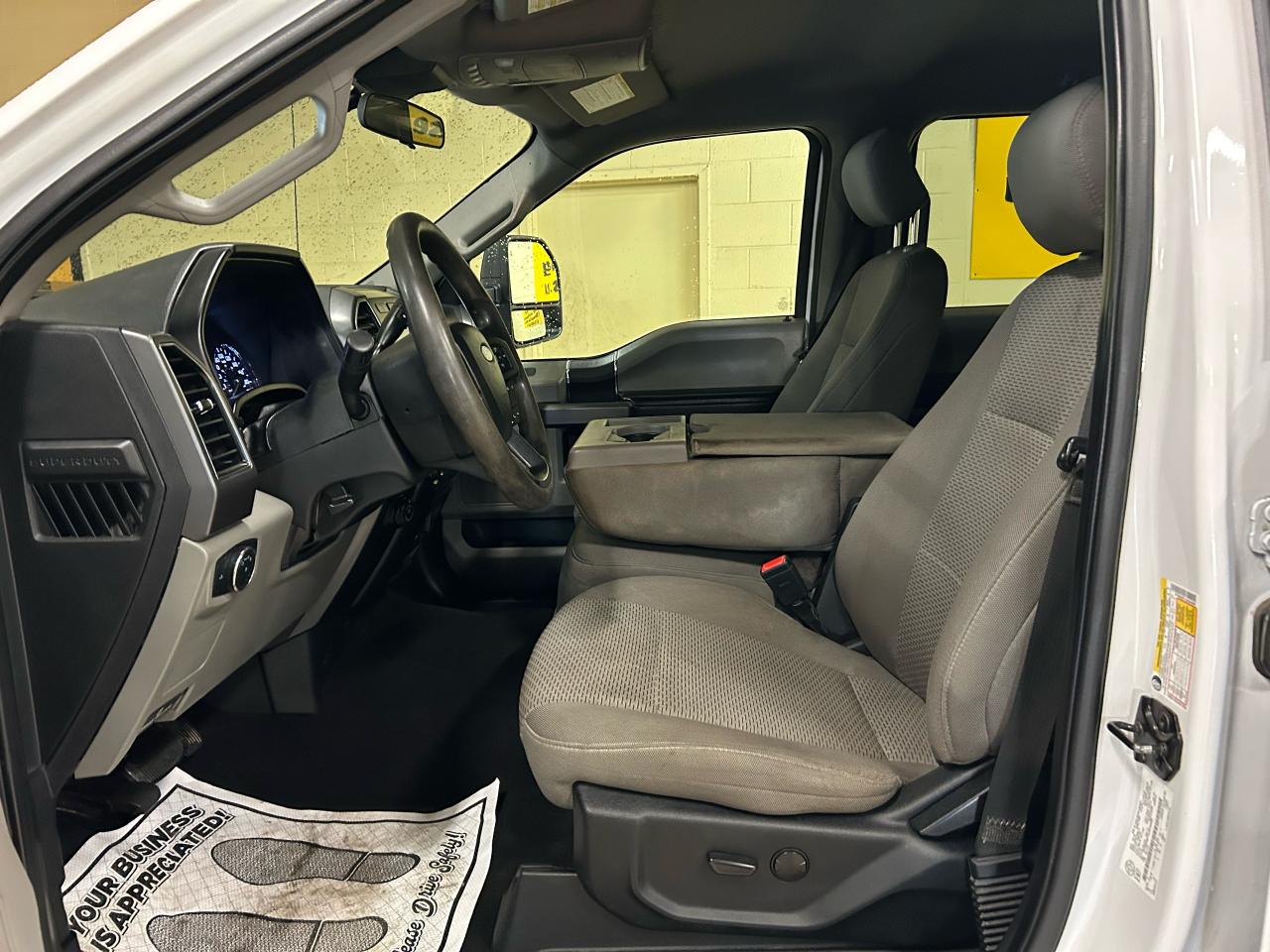 2020 Ford SUPER DUTY F-350 SRW XLT - Photo #9