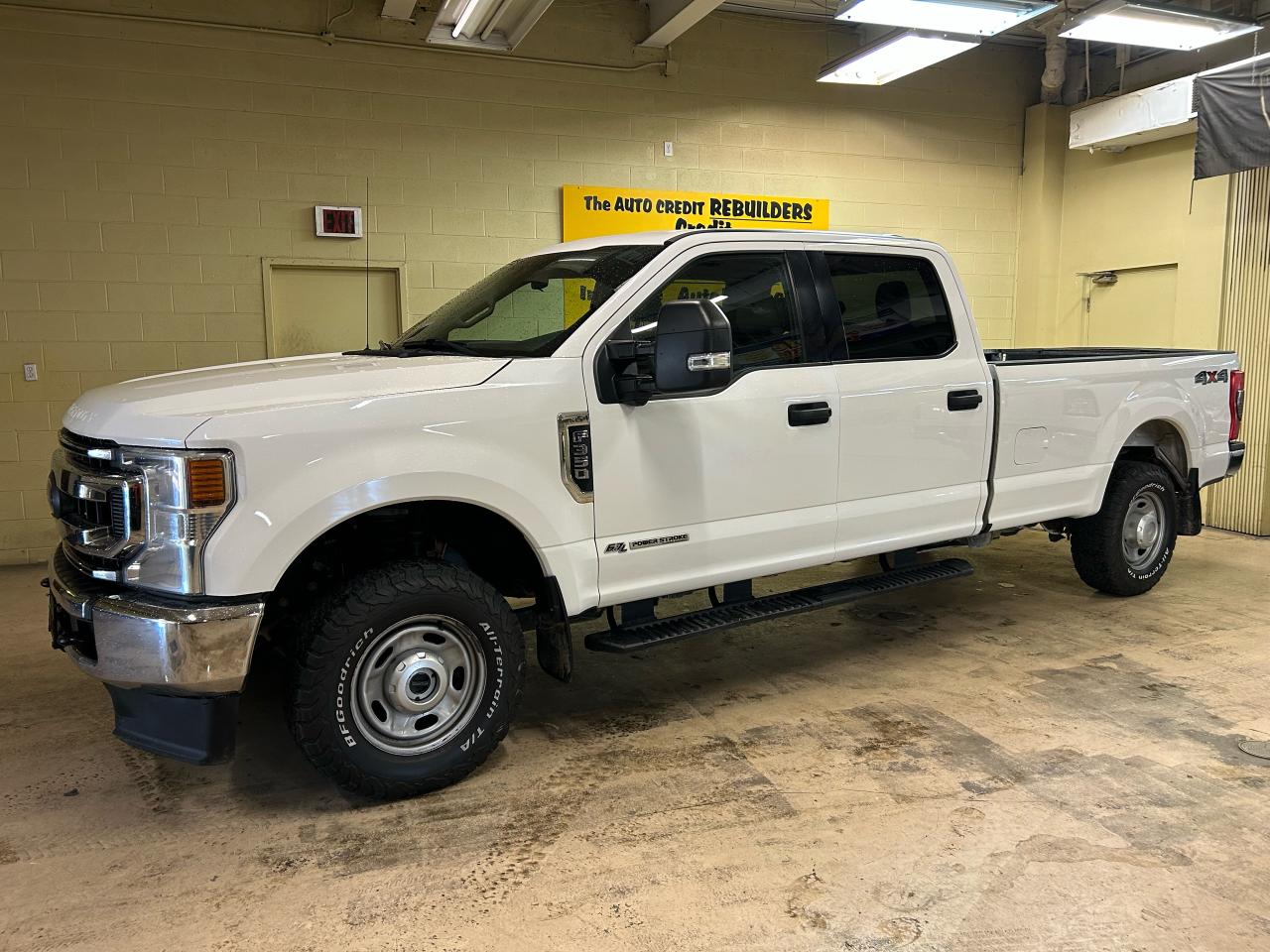 2020 Ford SUPER DUTY F-350 SRW XLT Photo2
