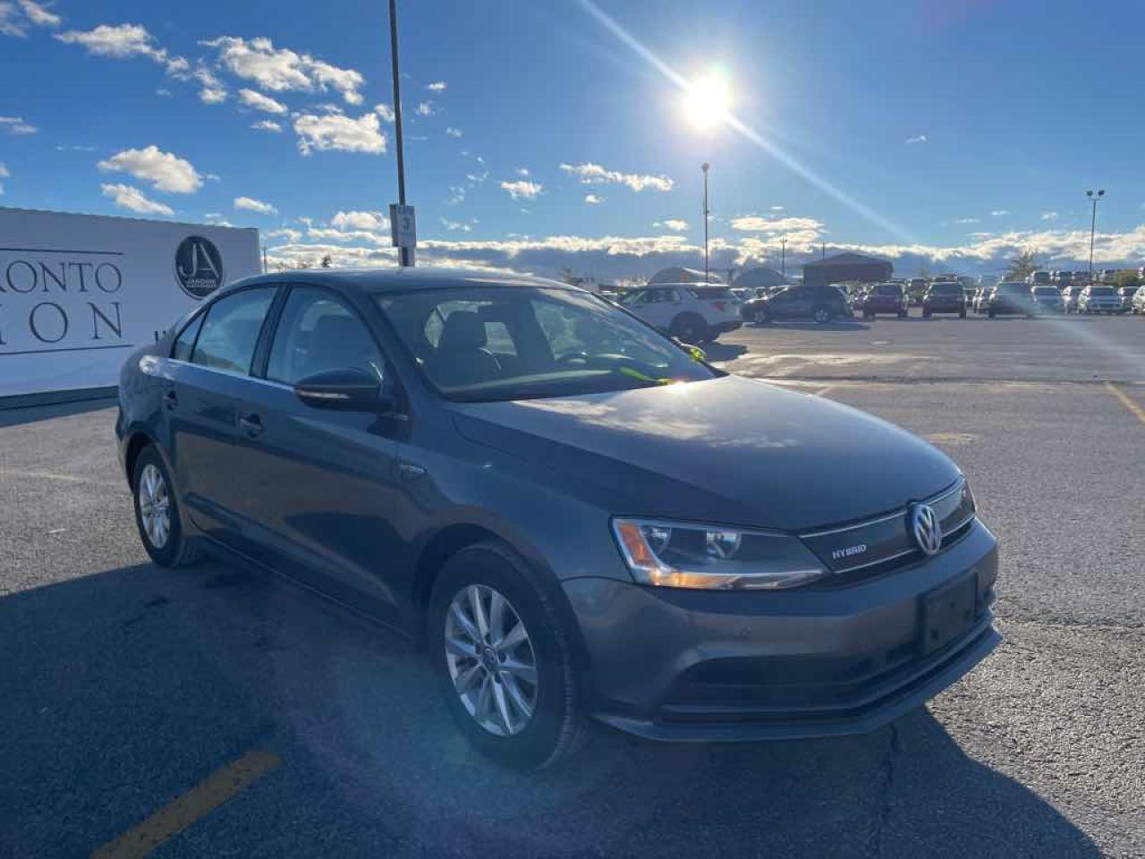 2016 Volkswagen Jetta Hybrid - Photo #3