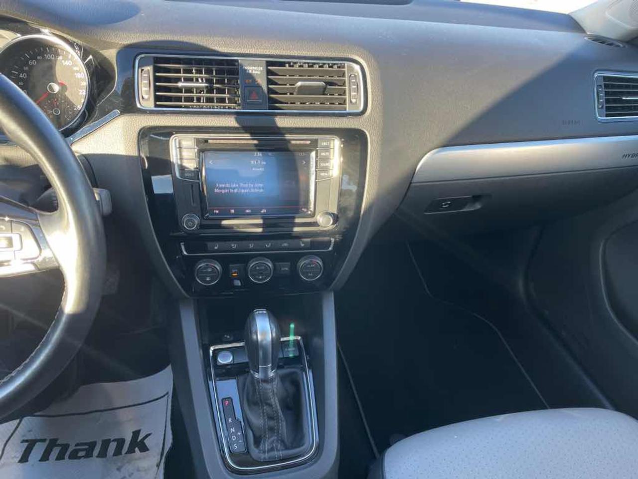 2016 Volkswagen Jetta Hybrid Photo