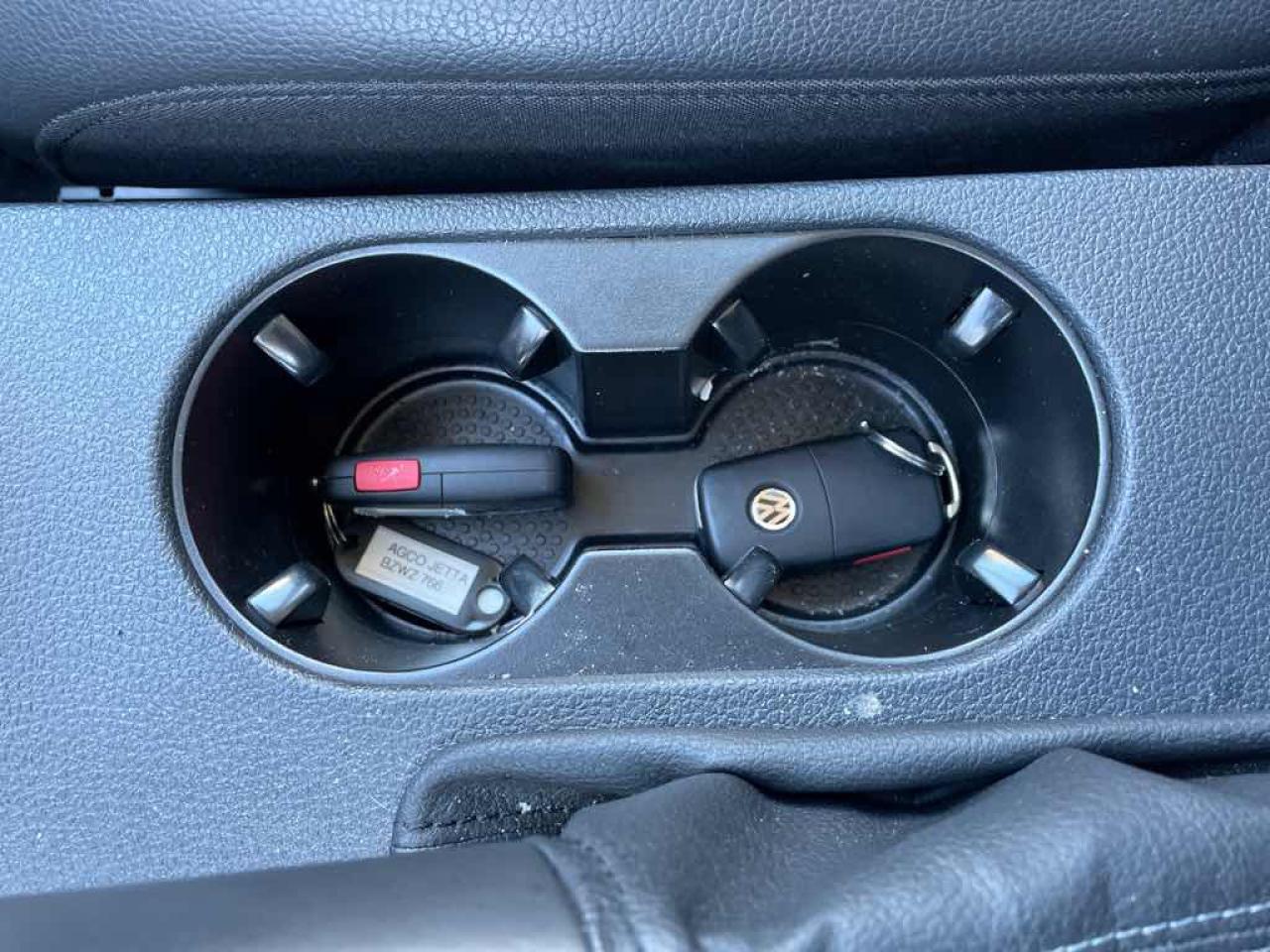 2016 Volkswagen Jetta Hybrid - Photo #11