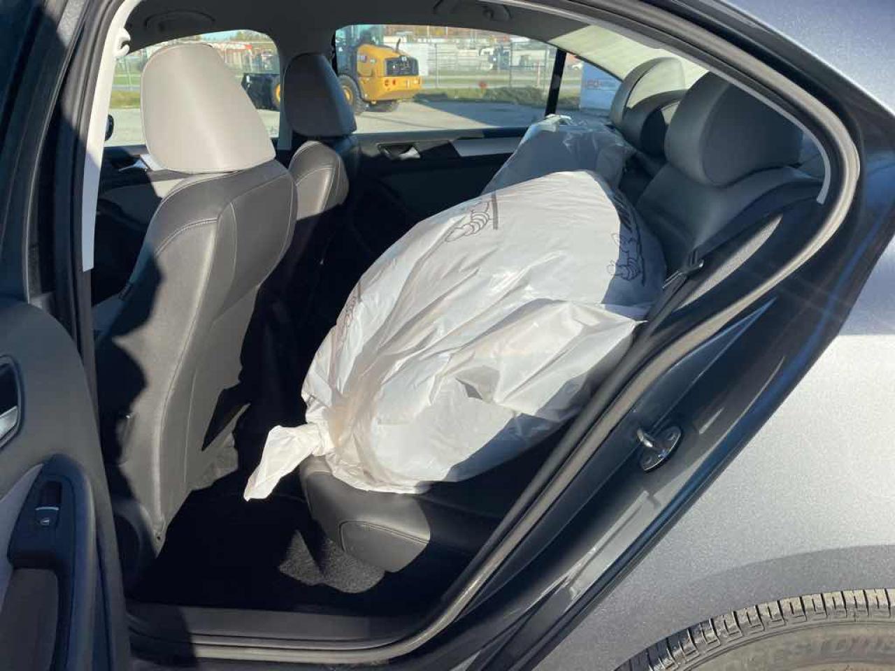 2016 Volkswagen Jetta Hybrid - Photo #12