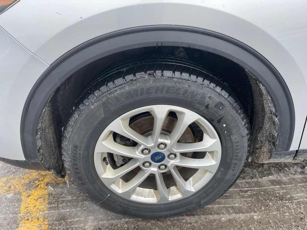 2020 Ford Escape SE Photo