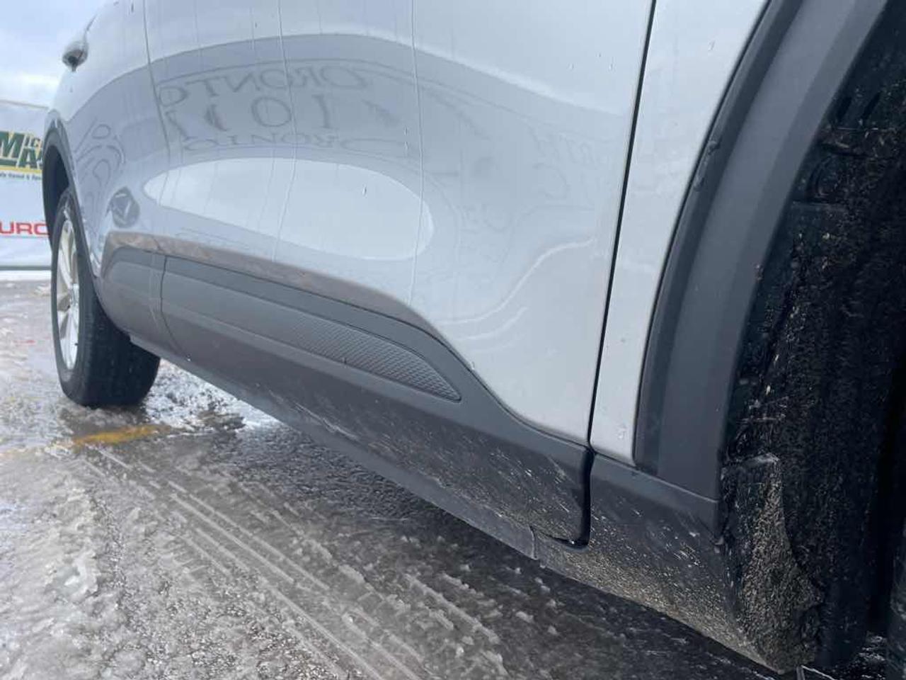 2020 Ford Escape SE Photo