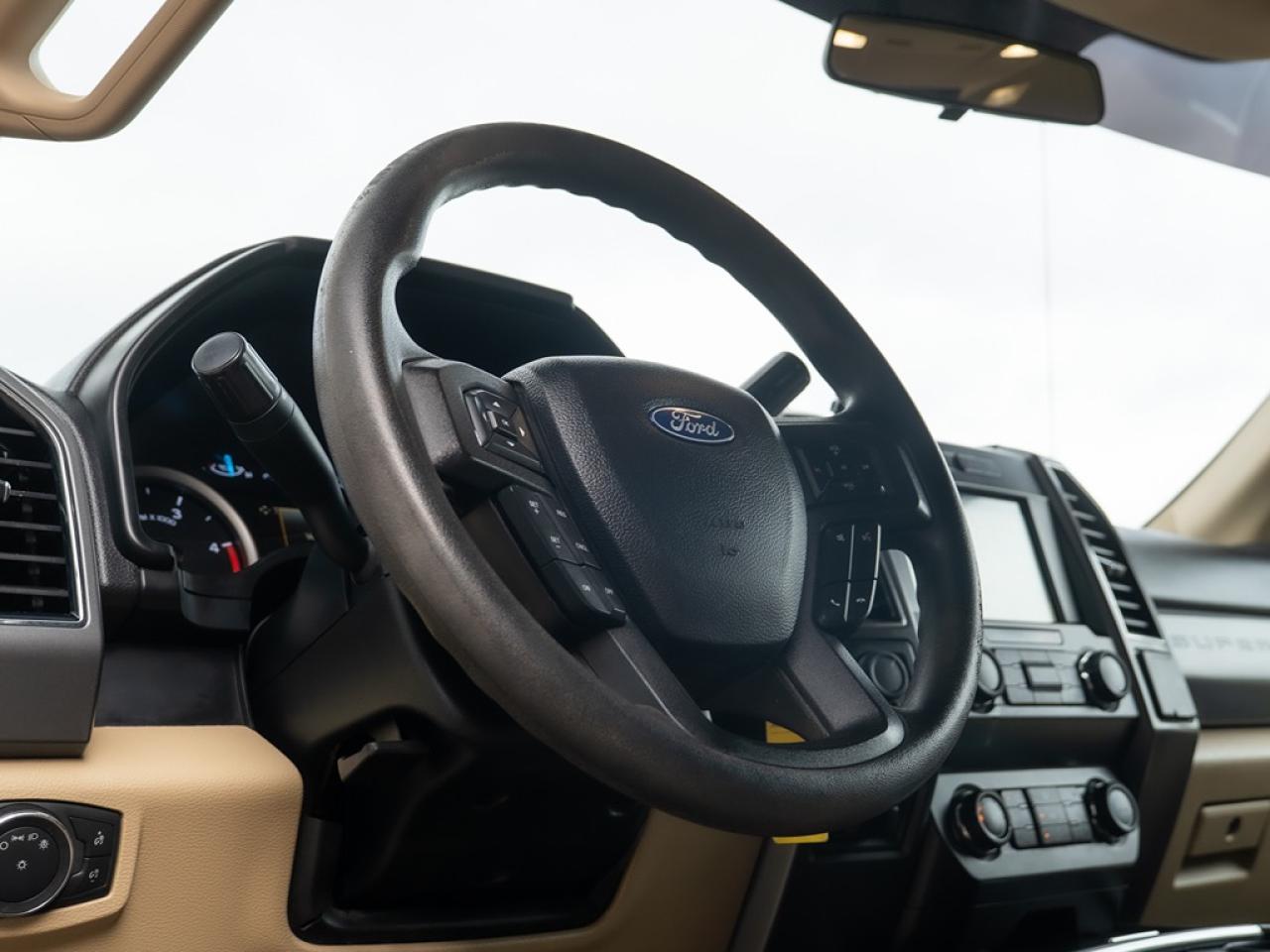 2019 Ford SUPER DUTY F-350 DRW XLT Photo13