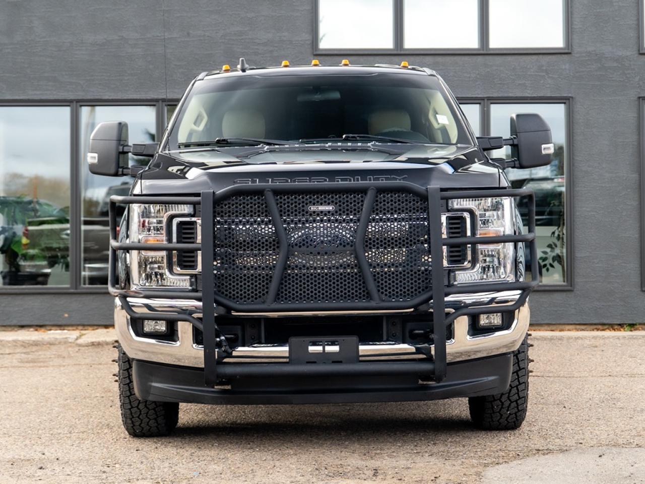 2019 Ford SUPER DUTY F-350 DRW XLT Photo2