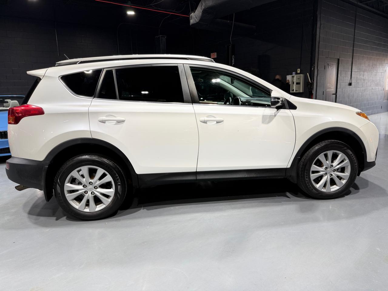 2013 Toyota RAV4 AWD 4dr Limited Photo3