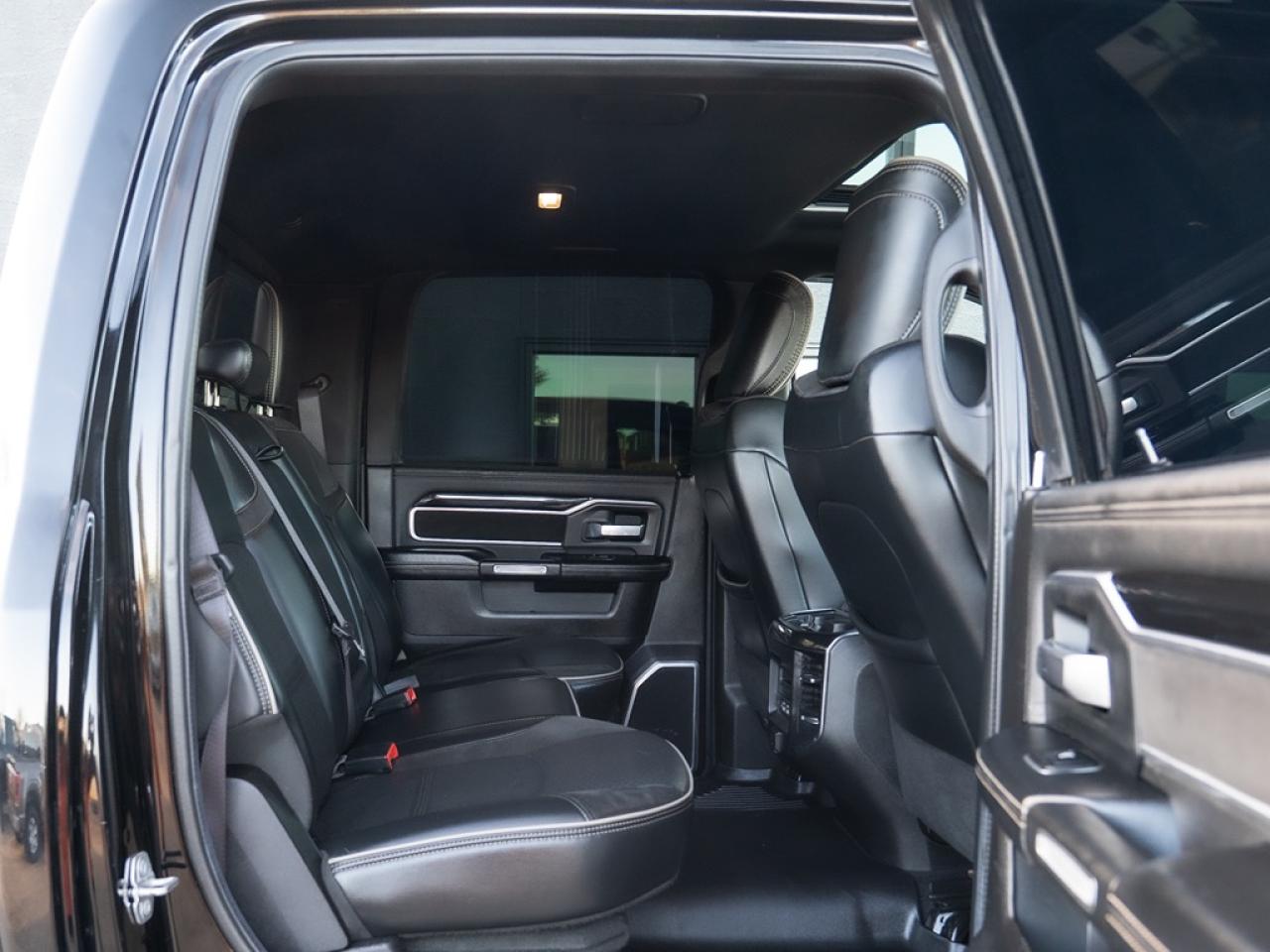 2019 RAM 3500 Laramie LIFT/RIMS/TIRES Photo19