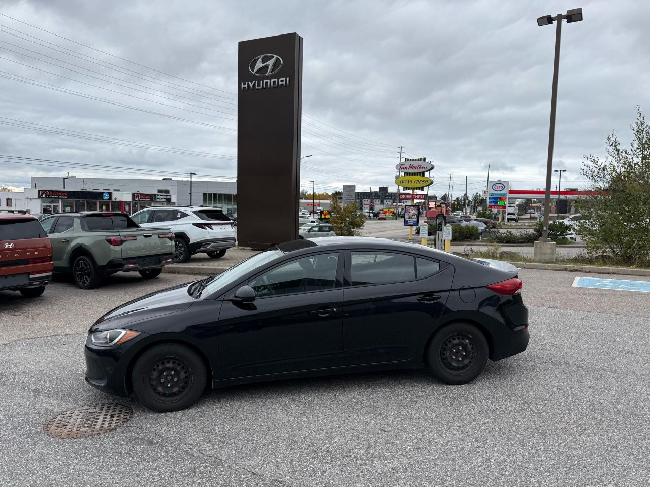 2017 Hyundai Elantra L Photo2