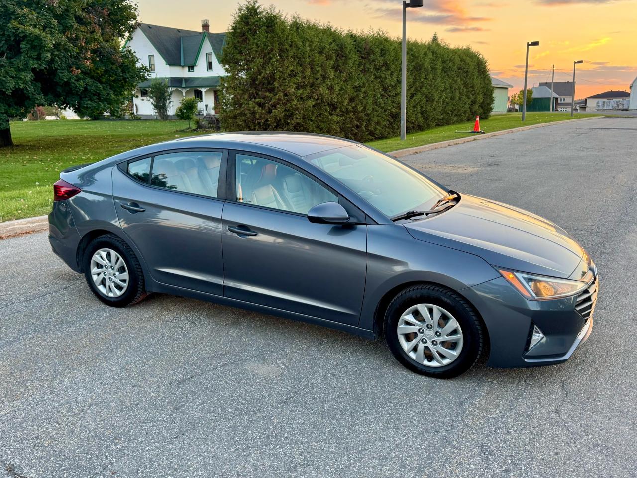 2020 Hyundai Elantra Essential IVT - Photo #6