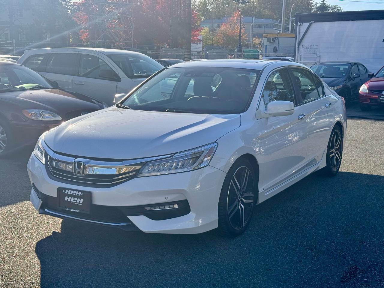 2016 Honda Accord Touring FINANCING AVAILABLE Photo1