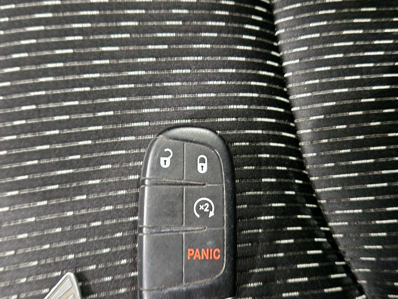 2015 Dodge Journey SXT H-Ted SEATS 7 PASSENGER V6 CLEAN - Photo #32