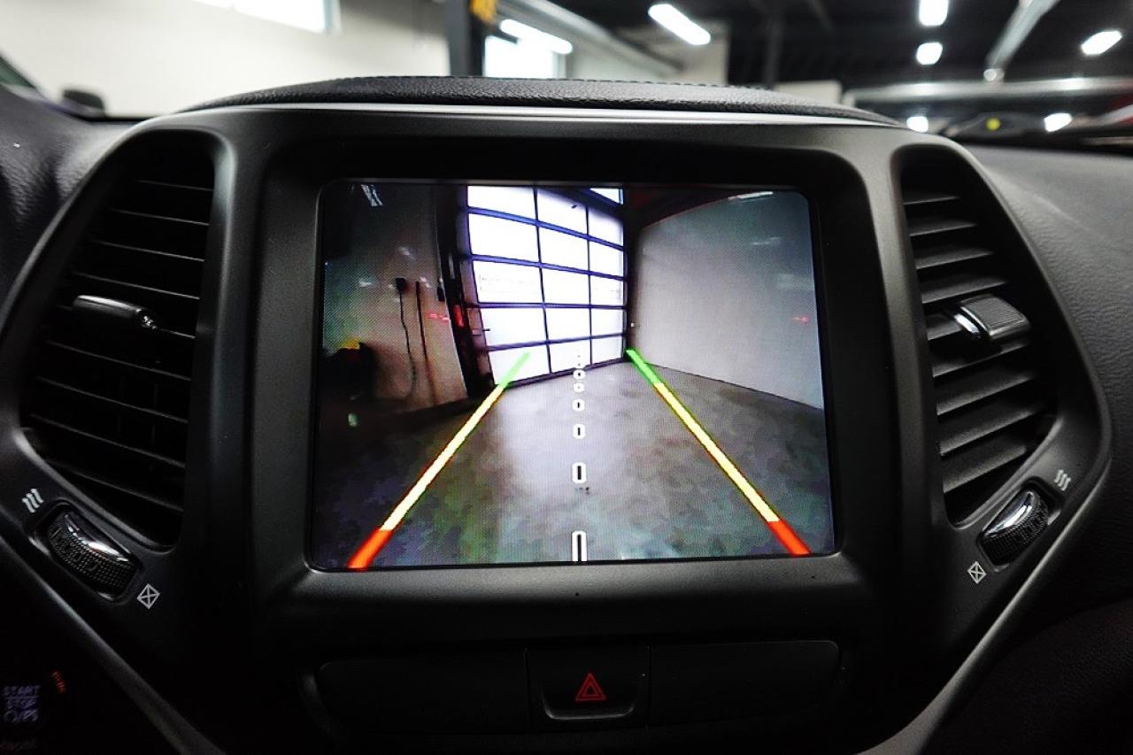 2016 Jeep Cherokee LIMITED EDITION,4X4, SERVICE RECORDS ,NAVI,LOW KM Photo