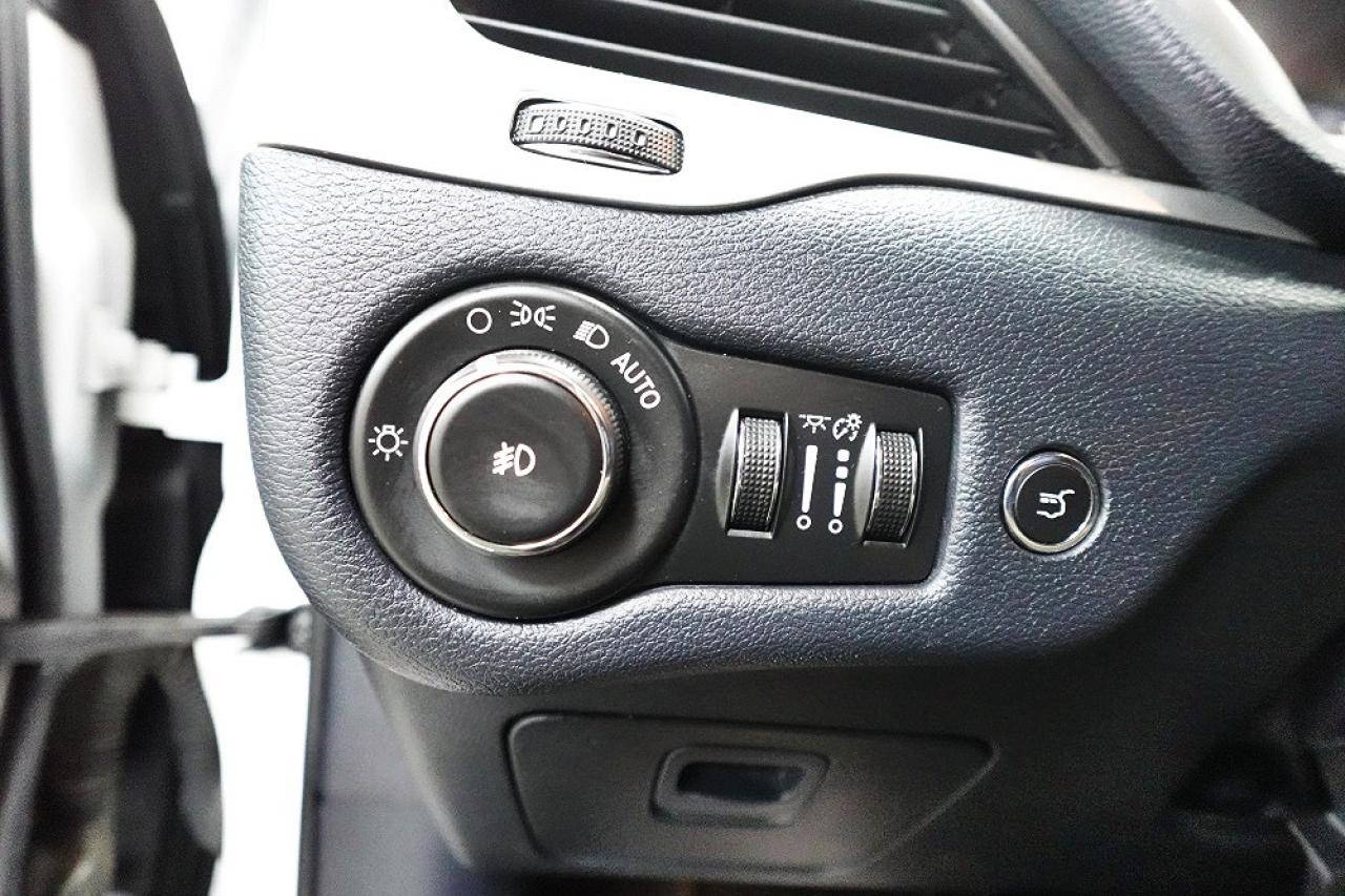 2016 Jeep Cherokee LIMITED EDITION,4X4, SERVICE RECORDS ,NAVI,LOW KM - Photo #35