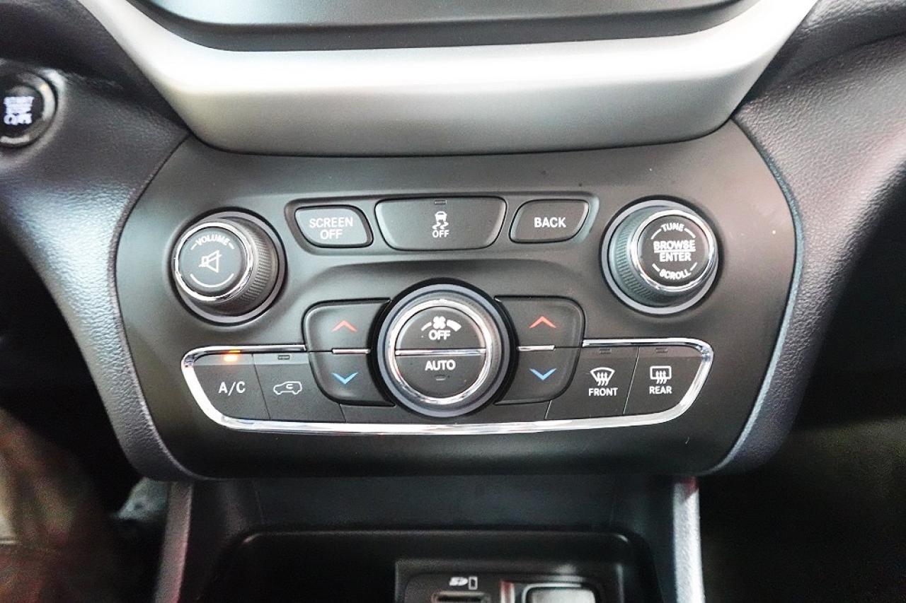 2016 Jeep Cherokee LIMITED EDITION,4X4, SERVICE RECORDS ,NAVI,LOW KM Photo