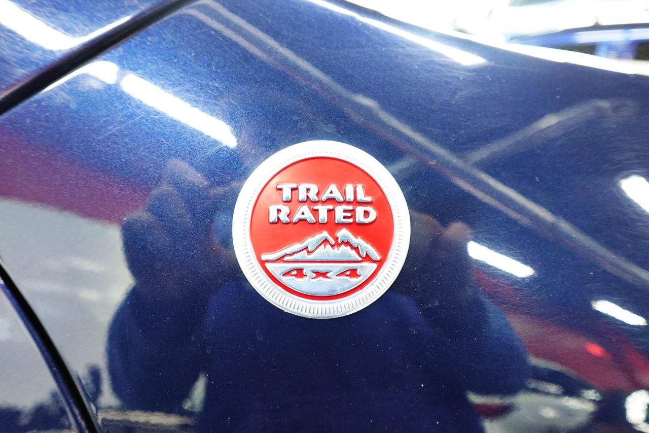 2018 Jeep Cherokee Trailhawk 4x4,DEALER MAINTAIN,NO ACCIDENT - Photo #9