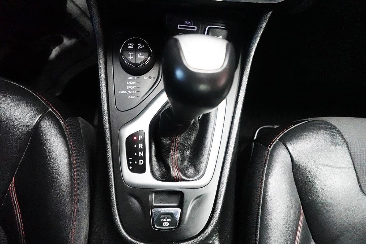 2018 Jeep Cherokee Trailhawk 4x4,DEALER MAINTAIN,NO ACCIDENT - Photo #31