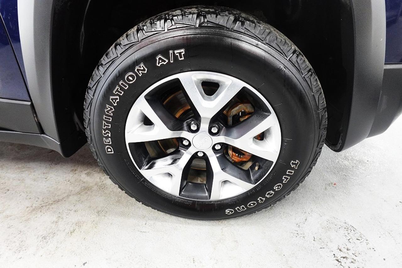 2018 Jeep Cherokee Trailhawk 4x4,DEALER MAINTAIN,NO ACCIDENT - Photo #11