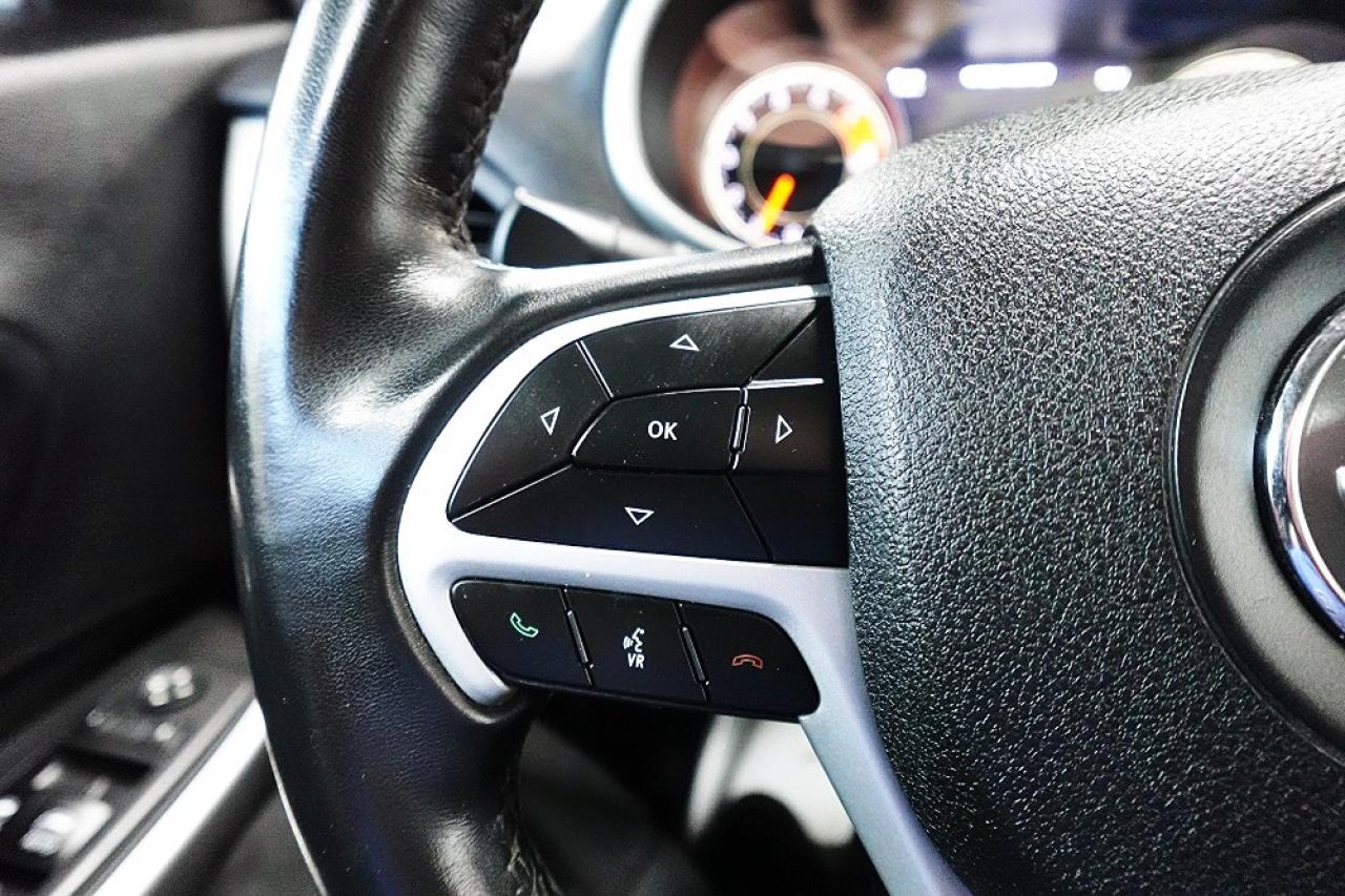 2018 Jeep Cherokee Trailhawk 4x4,DEALER MAINTAIN,NO ACCIDENT - Photo #34