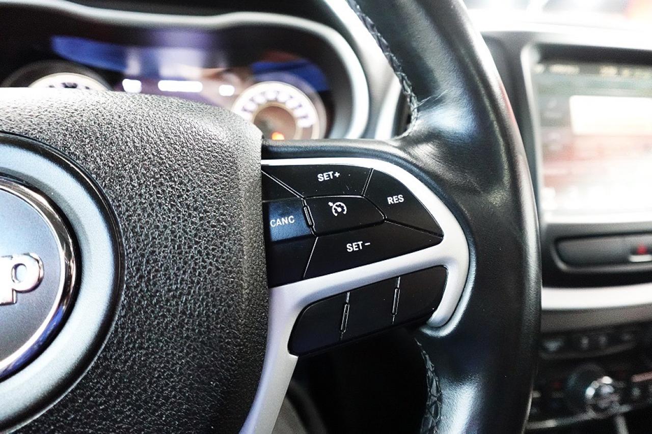 2018 Jeep Cherokee Trailhawk 4x4,DEALER MAINTAIN,NO ACCIDENT Photo