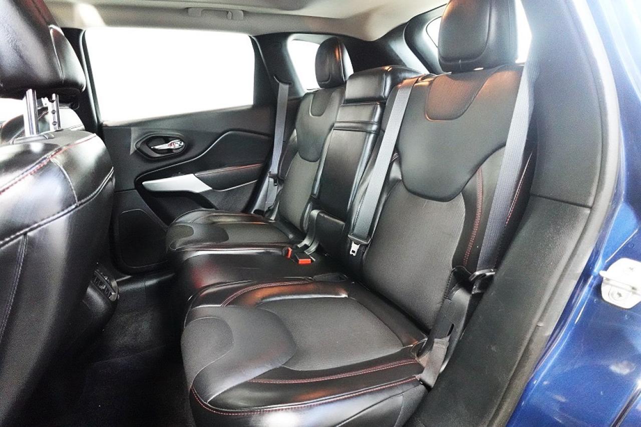 2018 Jeep Cherokee Trailhawk 4x4,DEALER MAINTAIN,NO ACCIDENT - Photo #20