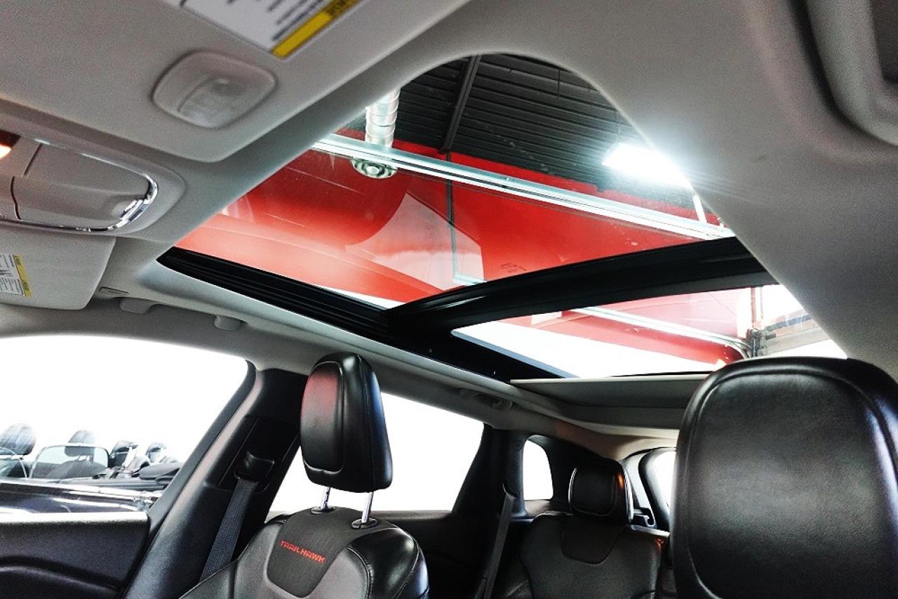 2018 Jeep Cherokee Trailhawk 4x4,DEALER MAINTAIN,NO ACCIDENT Photo