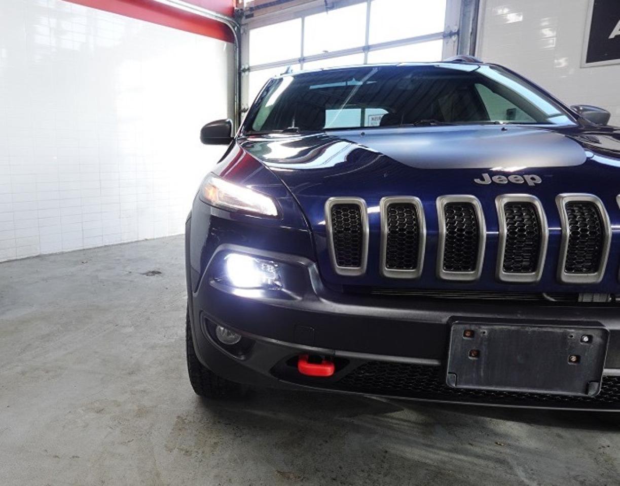 2018 Jeep Cherokee Trailhawk 4x4,DEALER MAINTAIN,NO ACCIDENT - Photo #39