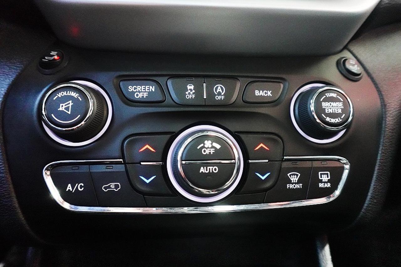 2018 Jeep Cherokee Trailhawk 4x4,DEALER MAINTAIN,NO ACCIDENT Photo