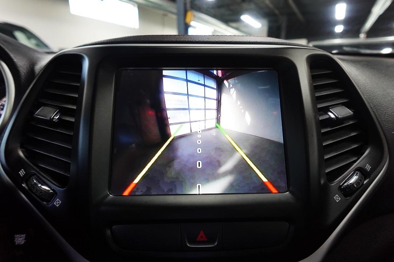 2018 Jeep Cherokee Trailhawk 4x4,DEALER MAINTAIN,NO ACCIDENT - Photo #24